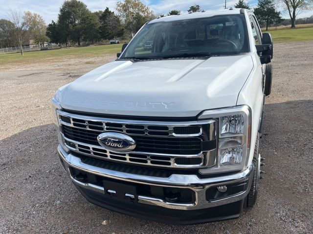 2026 Ford F-350 XL photo 2