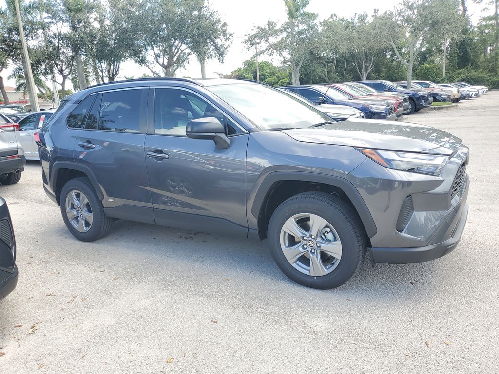 2025 Toyota RAV4 Hybrid LE photo 2