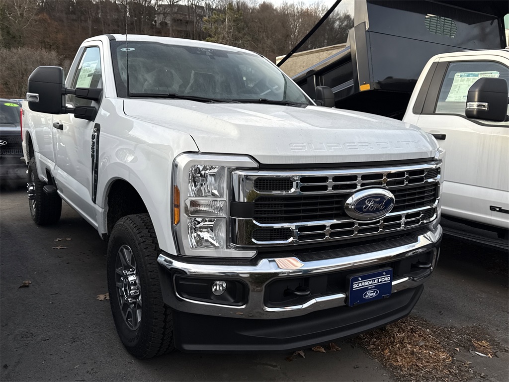 2025 Ford F-350 Super Duty XLT's photo
