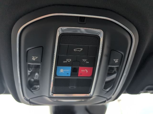 2025 Jeep Grand Cherokee Limited photo 13