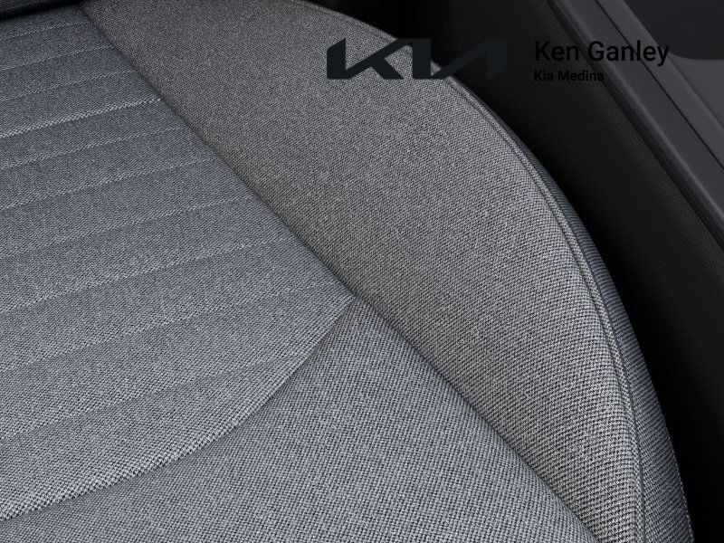 2025 Kia K4 EX photo 21