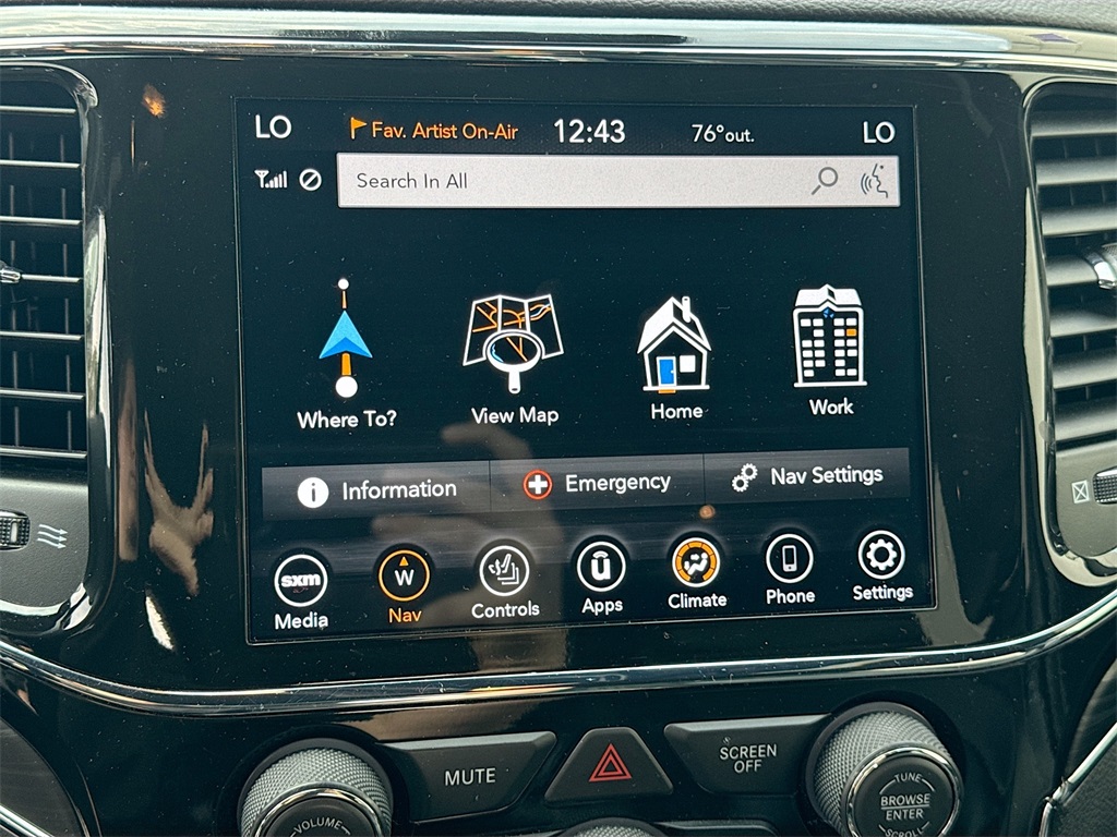 2021 Jeep Grand Cherokee Anniversary Edition photo 14