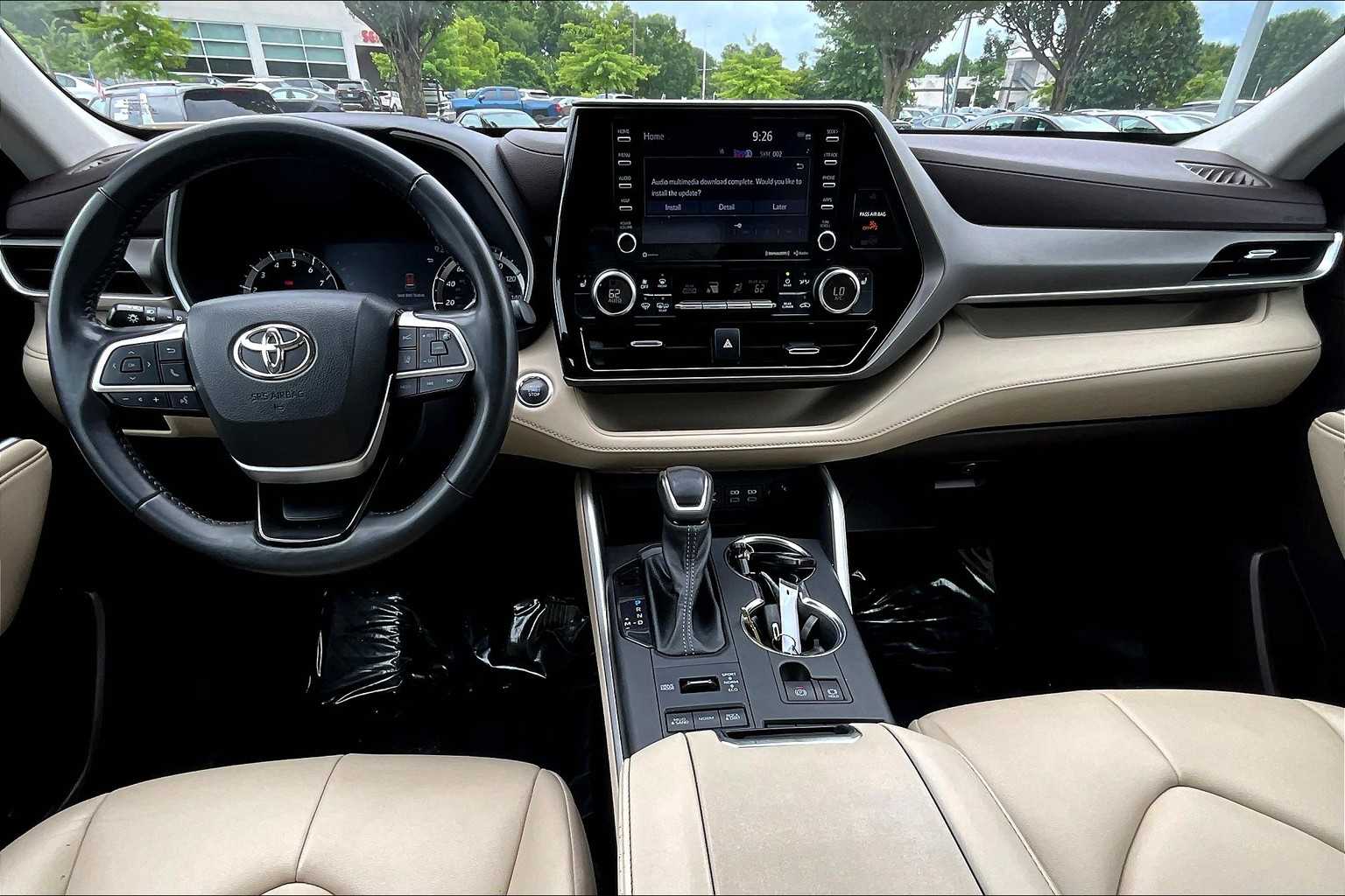 2022 Toyota Highlander XLE photo 14