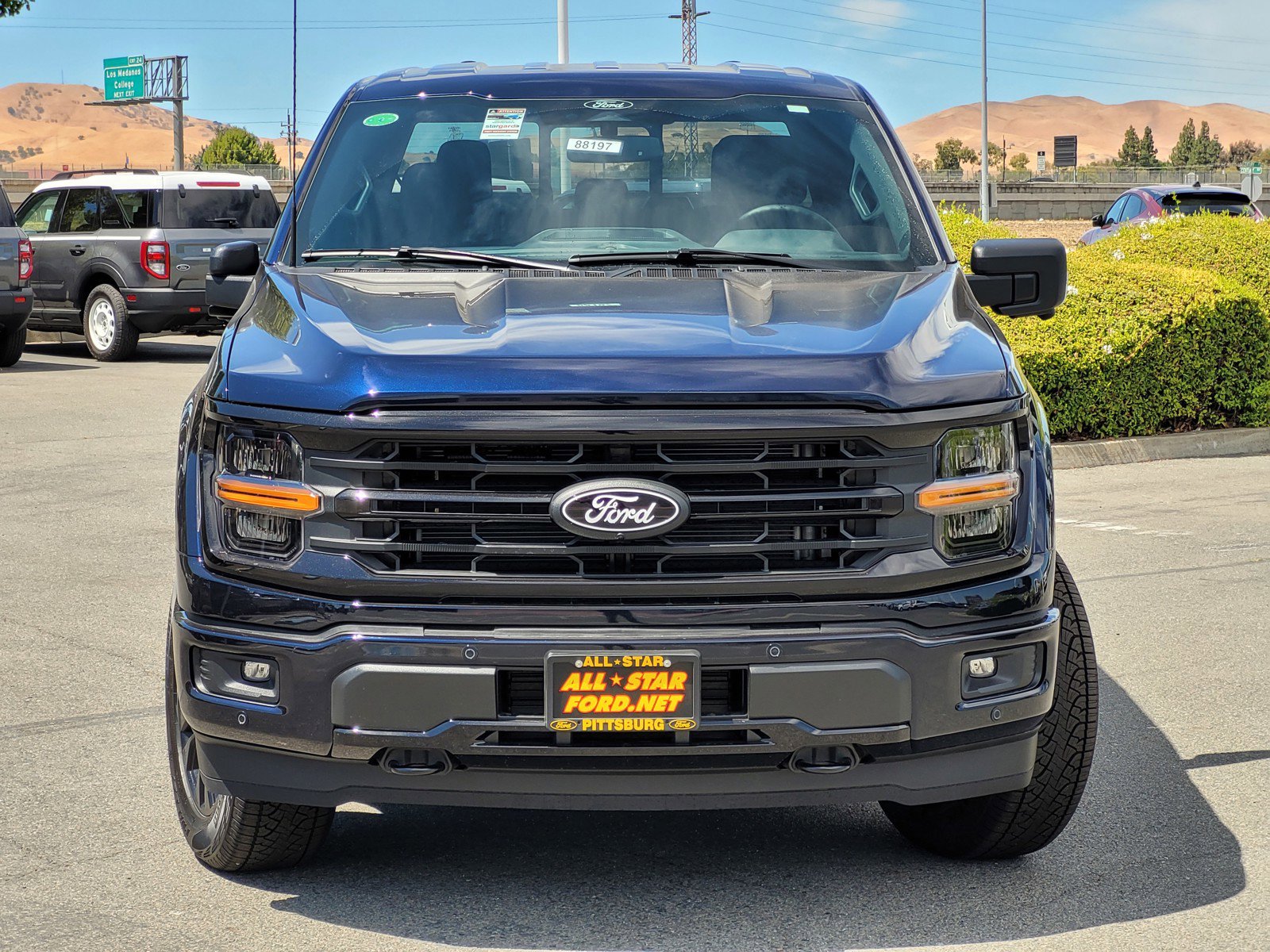 2025 Ford F-150 XLT photo 2