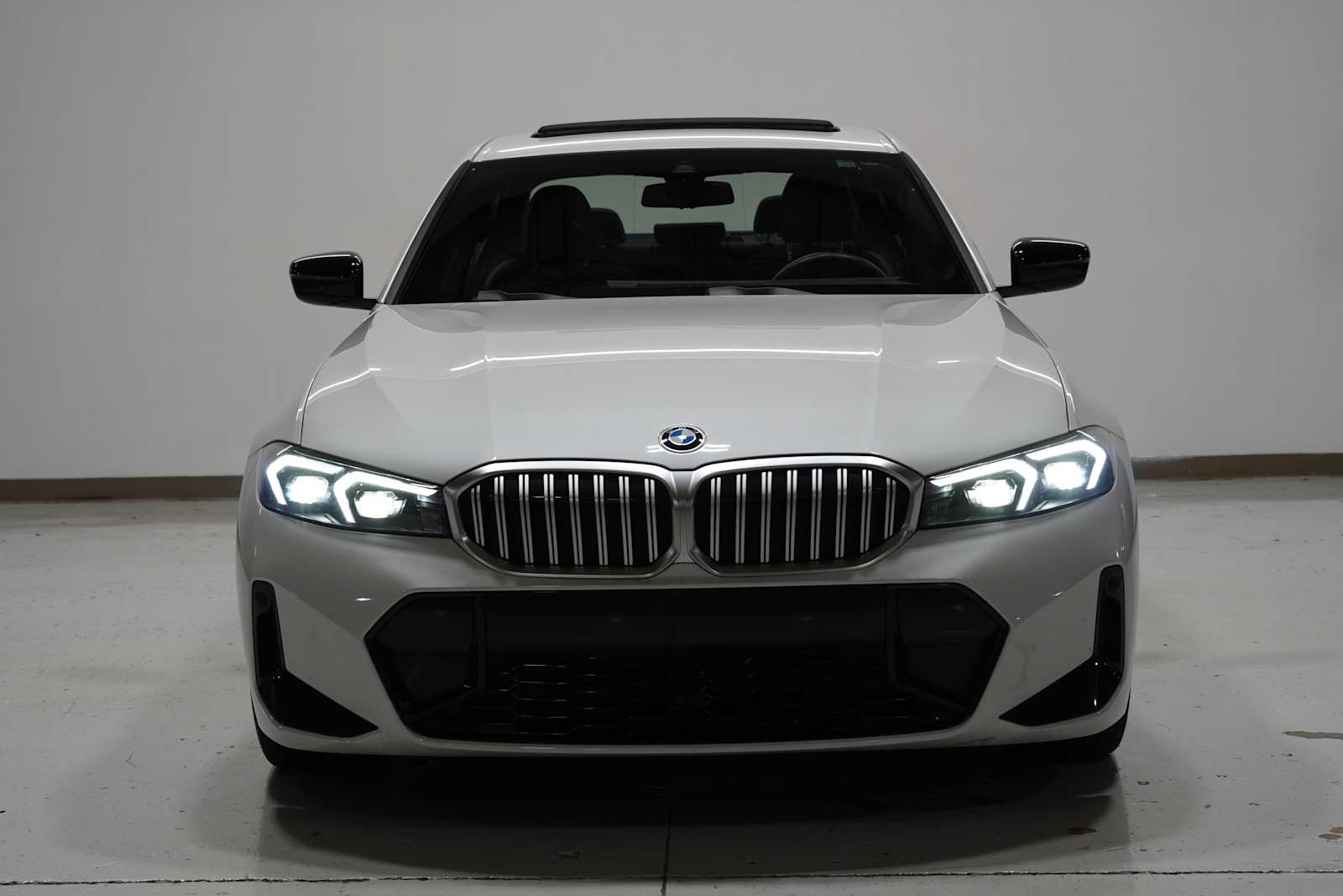 2025 Bmw 330i xDrive photo 2