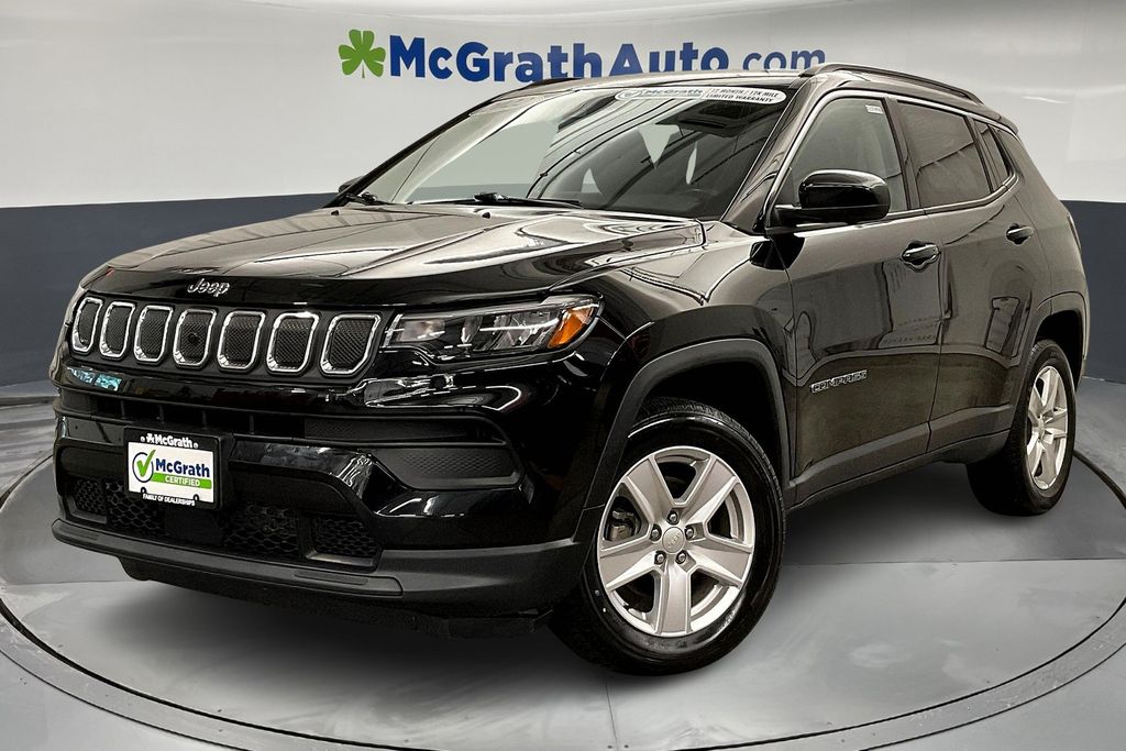 2022 Jeep Compass Latitude photo 2
