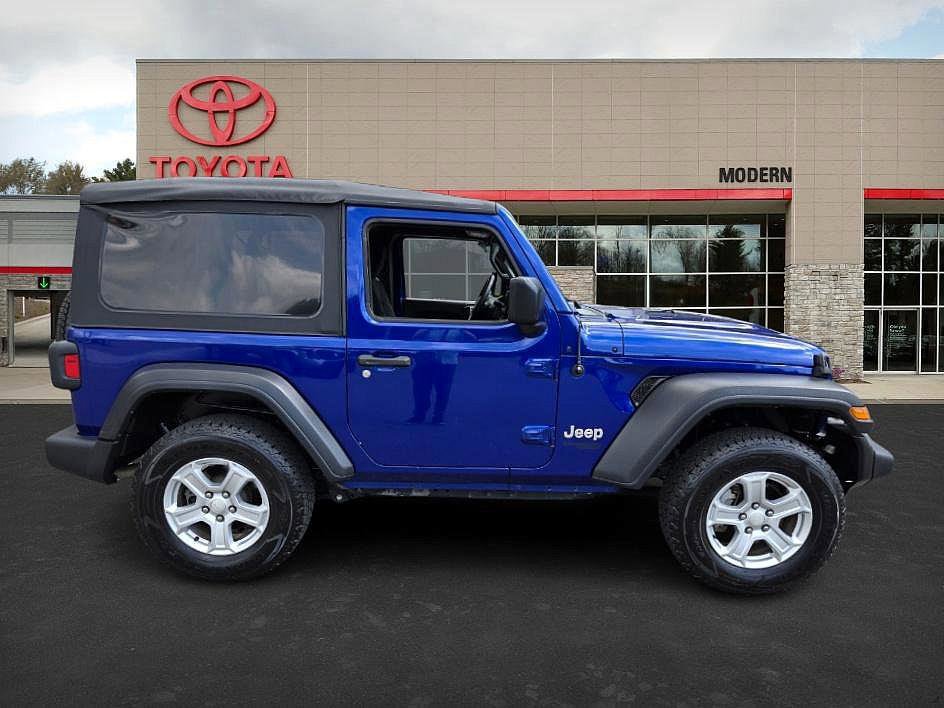 2019 Jeep Wrangler Sport S photo 4