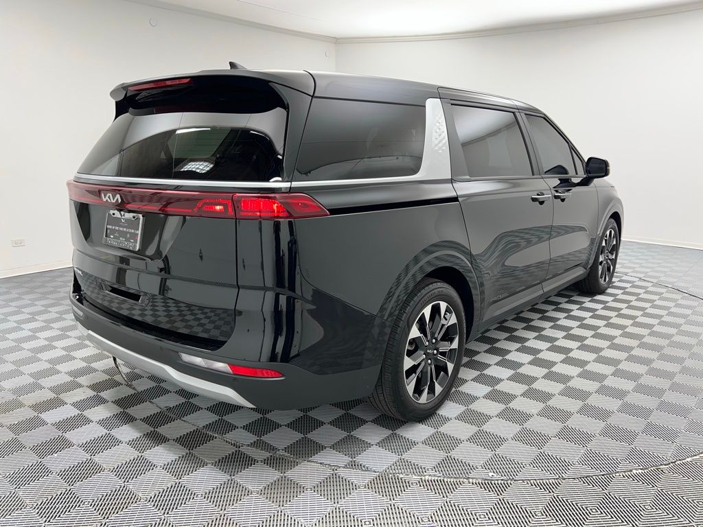 2024 Kia Carnival EX photo 3