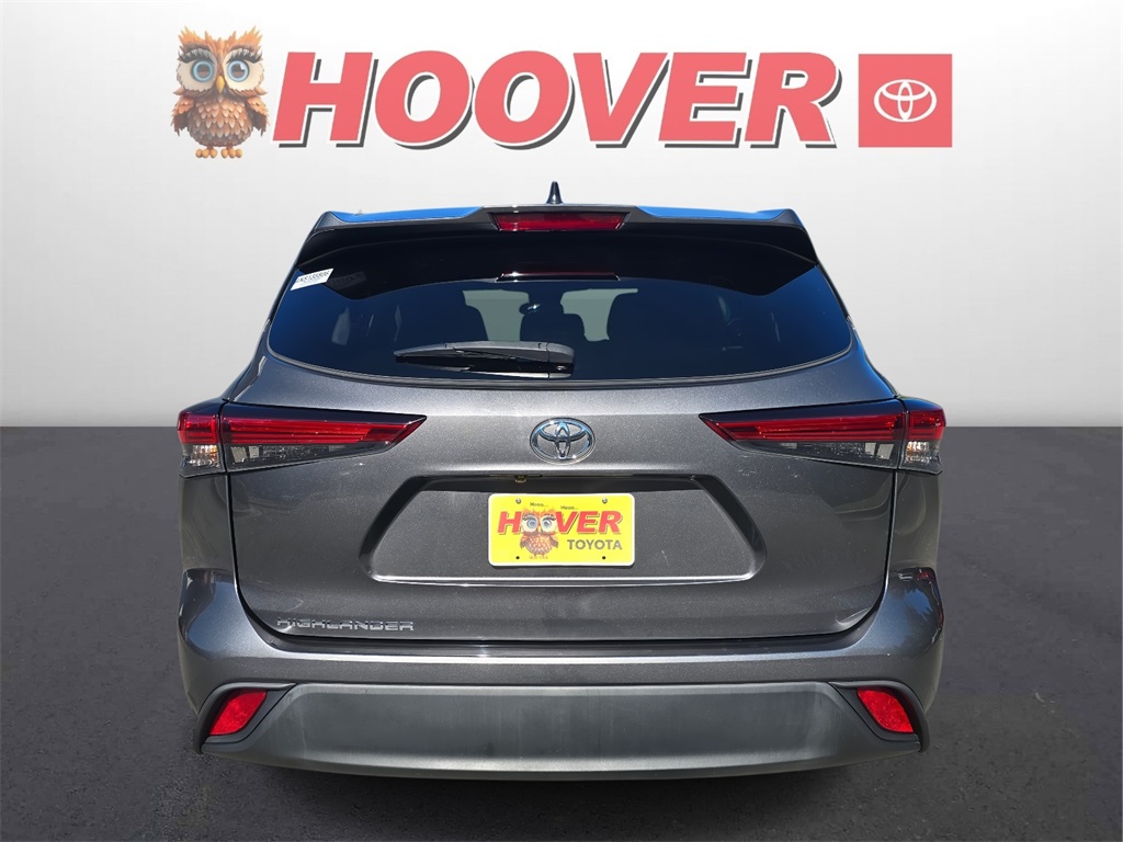 2022 Toyota Highlander L photo 3