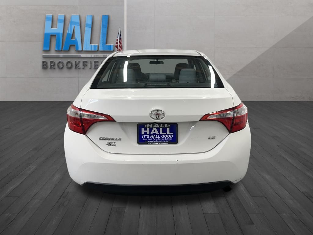2015 Toyota Corolla LE photo 4