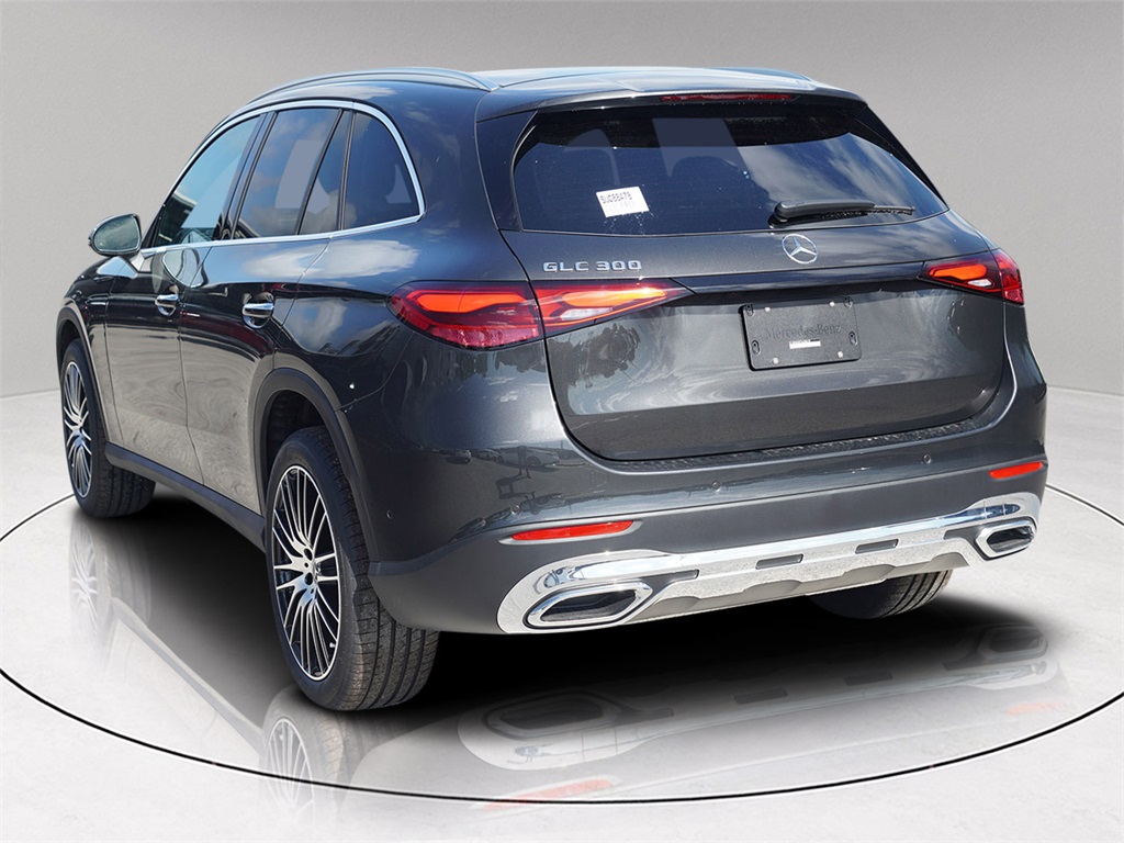 2025 Mercedes Benz GLC 300 photo 4