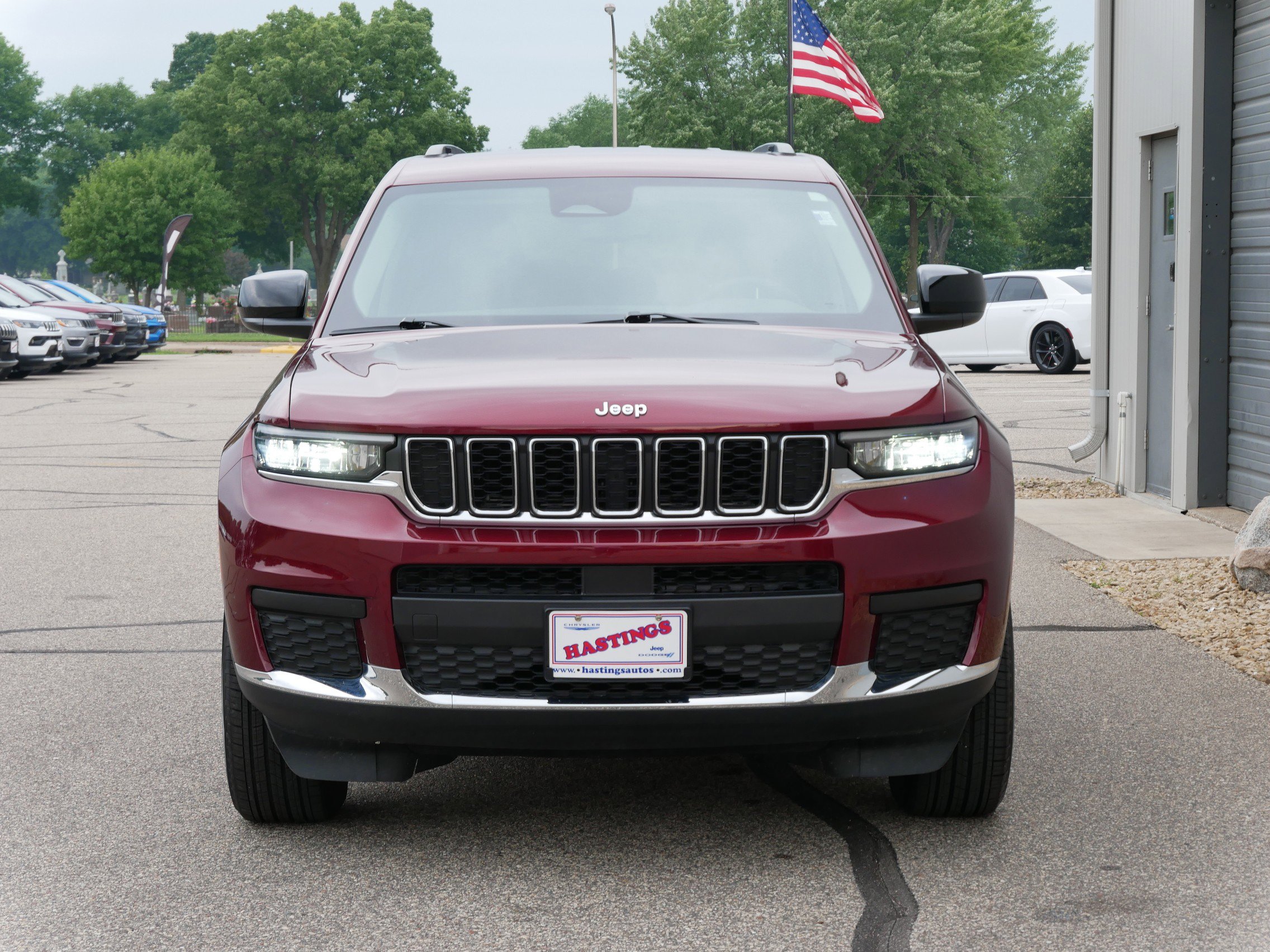 2023 Jeep Grand Cherokee Laredo photo 8