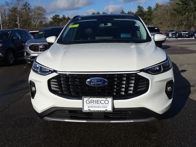 2024 Ford Escape Plug-In Hybrid photo 3