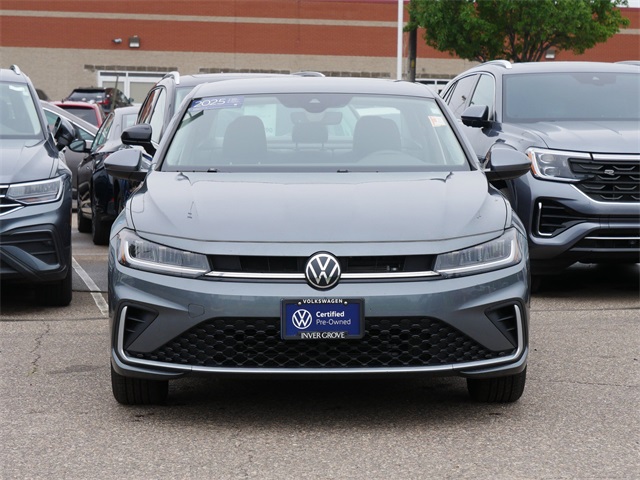Used 2025 Volkswagen Jetta SE with VIN 3VWEX7BU1SM032396 for sale in Inver Grove Heights, Minnesota