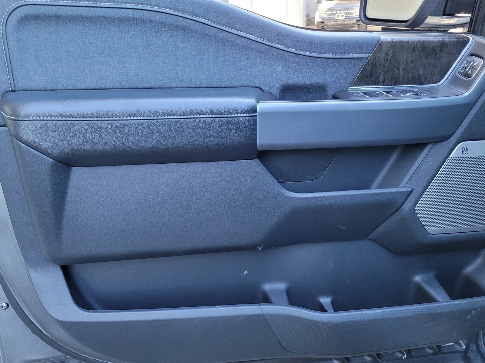 2021 Ford F-150 Lariat photo 16