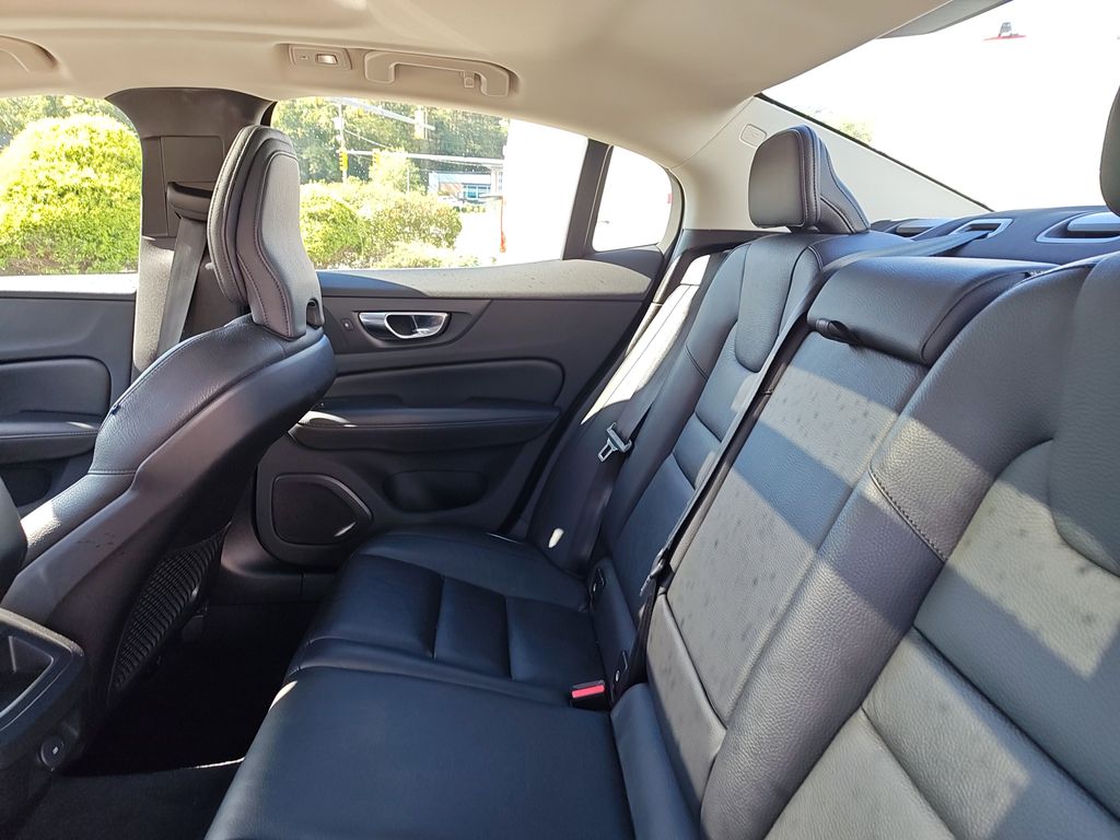2024 Volvo S60 B5 Plus photo 26