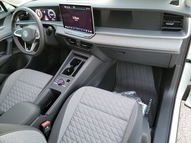 2025 Volkswagen Tiguan S photo 18