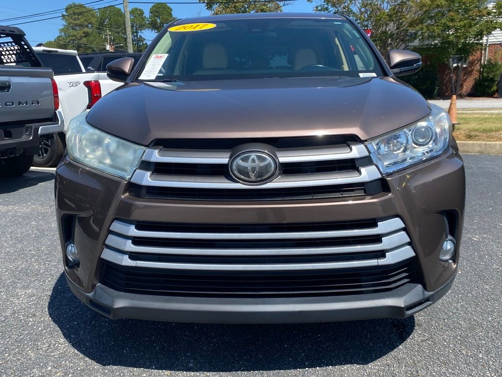 2017 Toyota Highlander LE Plus photo 16