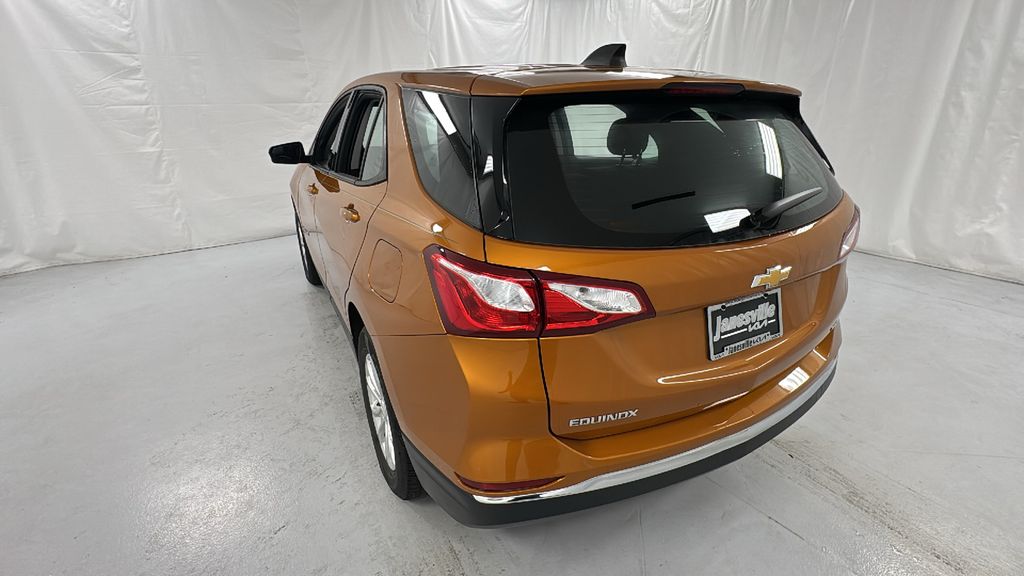 2018 Chevrolet Equinox LS photo 5