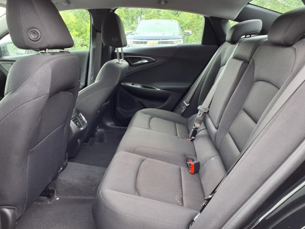 2025 Chevrolet Malibu 1LT photo 3