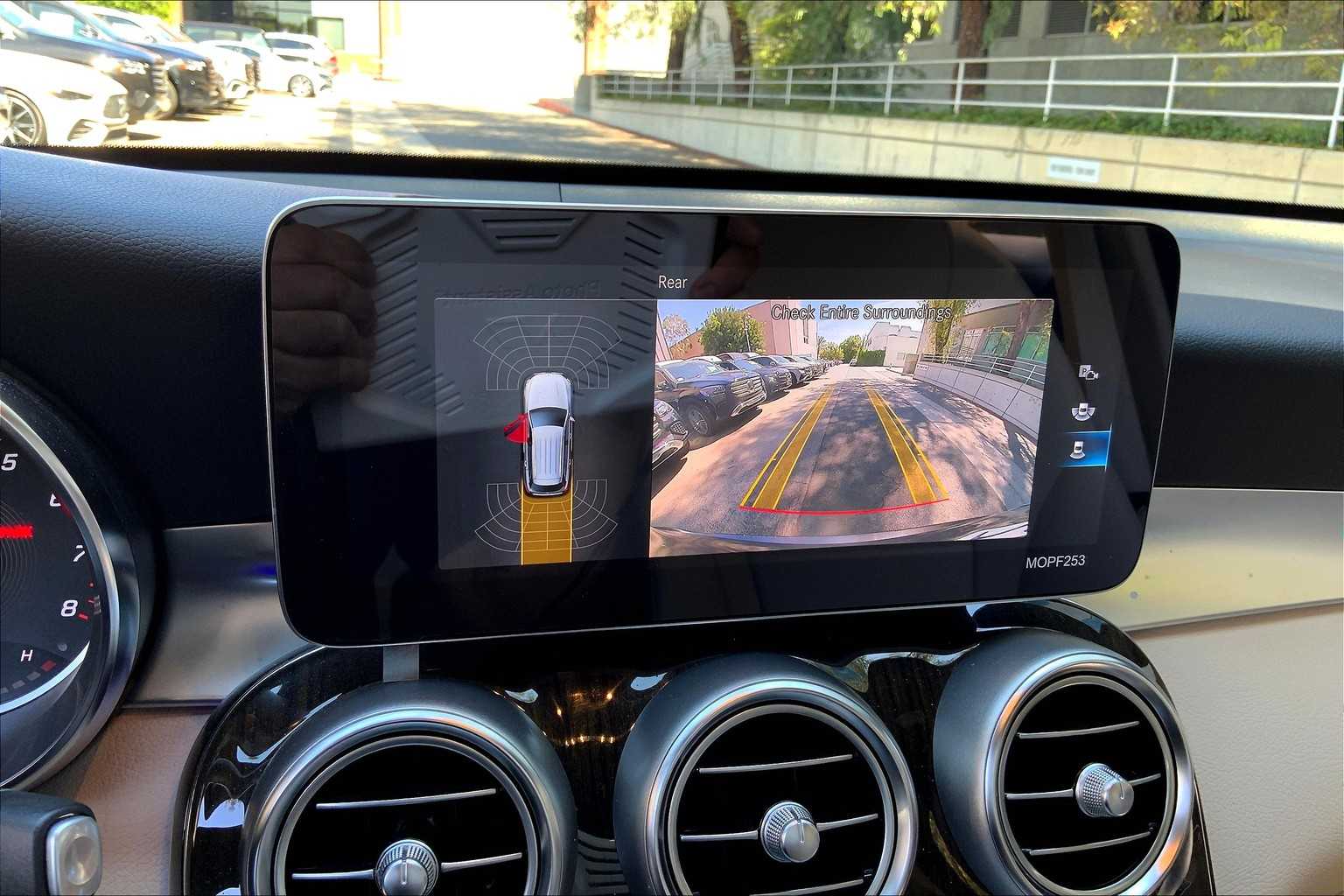 2021 Mercedes Benz GLC 300 photo 25