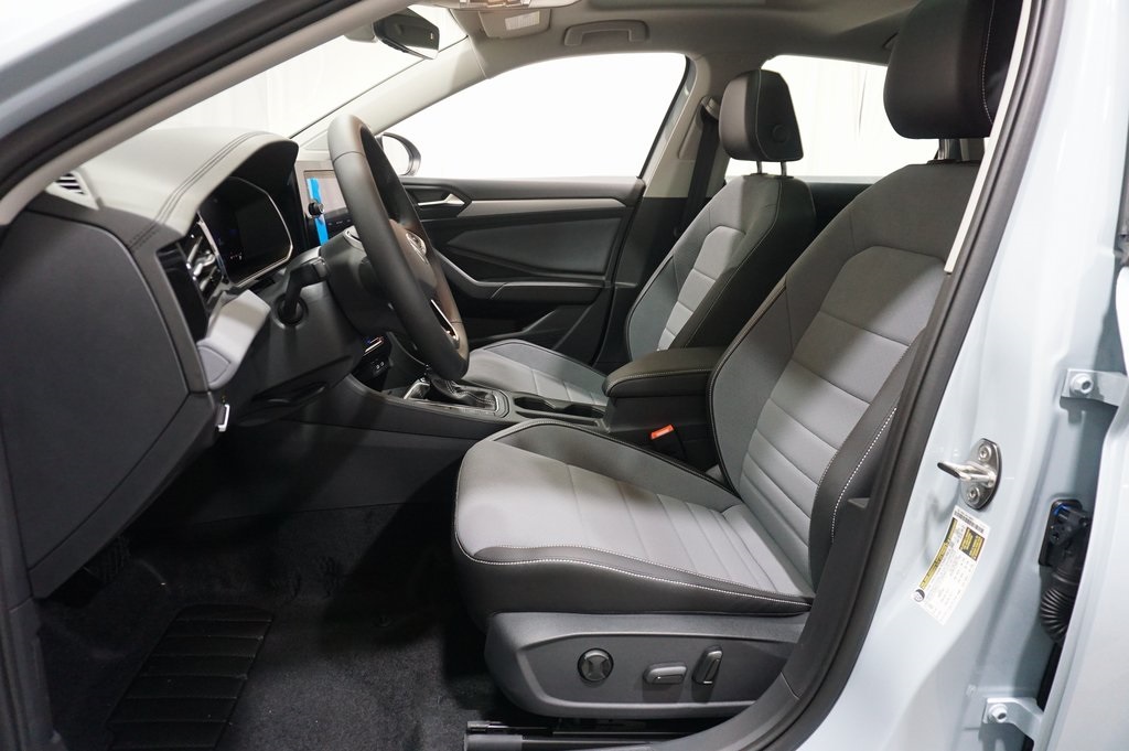 2025 Volkswagen Jetta 1.5T SE photo 9