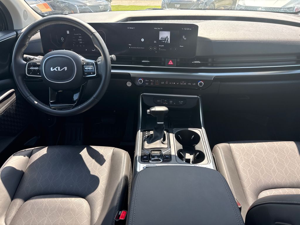 2025 Kia Carnival SX photo 17