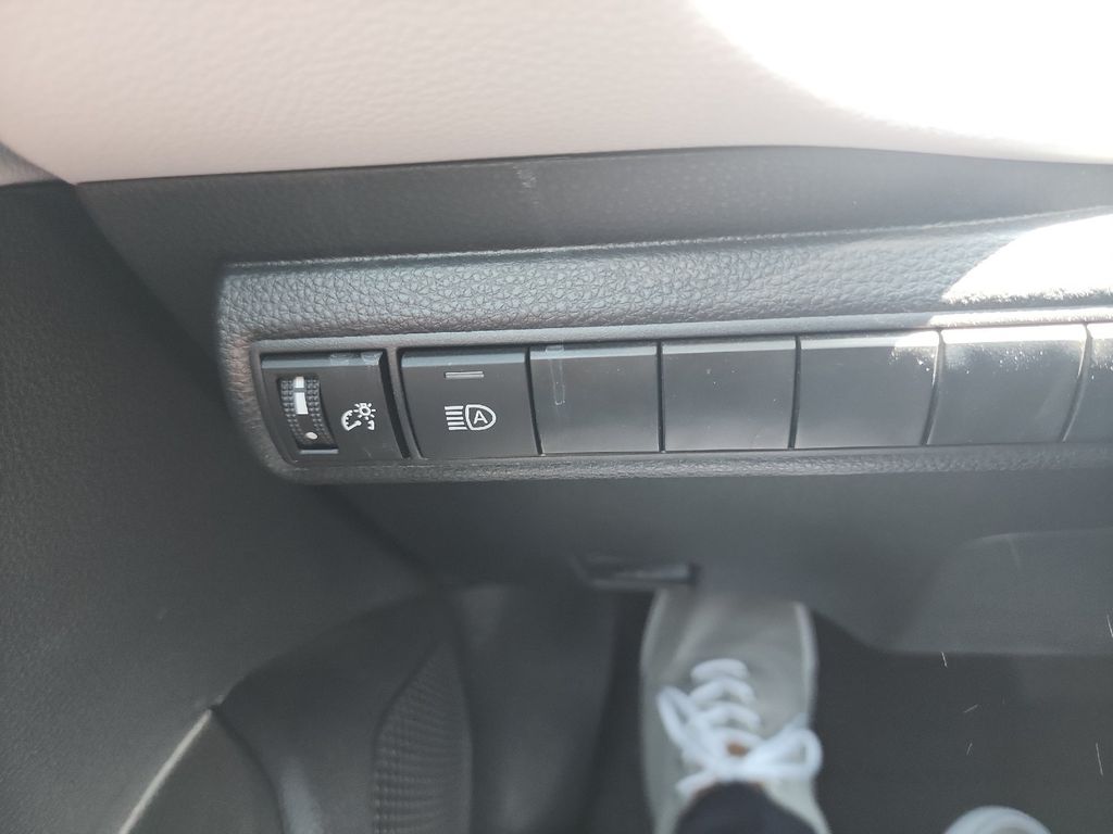 2024 Toyota Corolla SE photo 13
