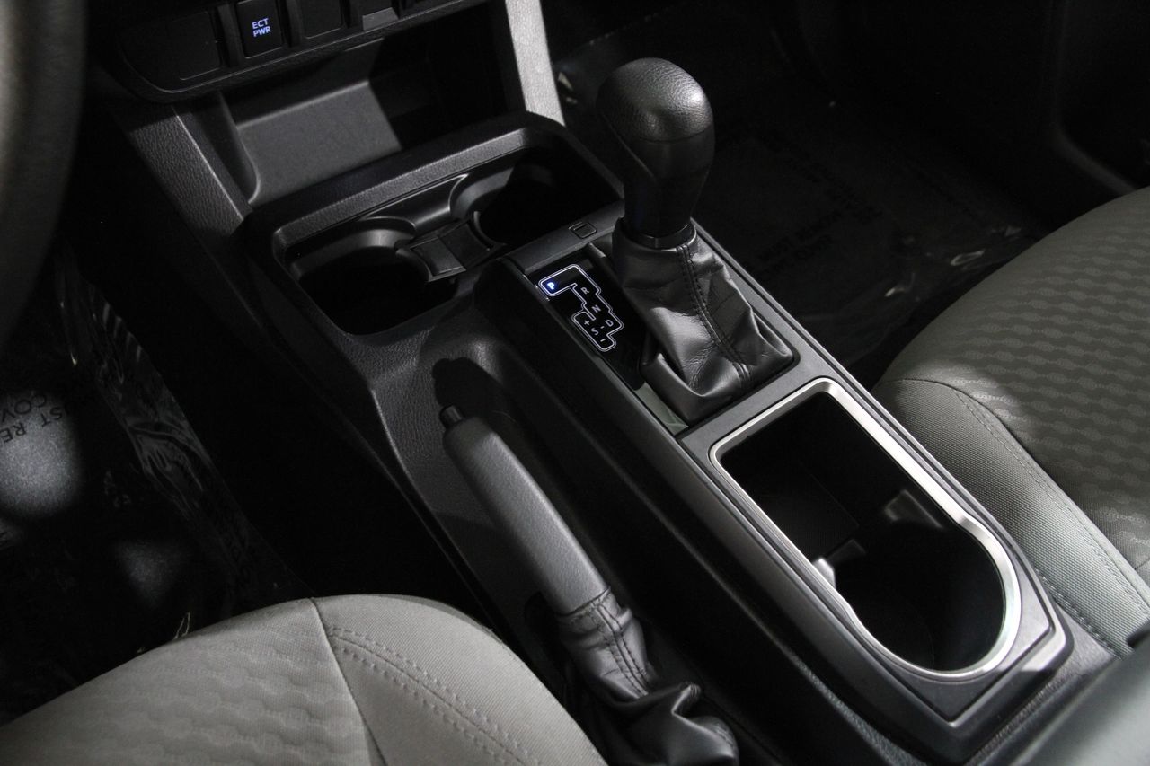 2022 Toyota Tacoma SR V6 photo 13