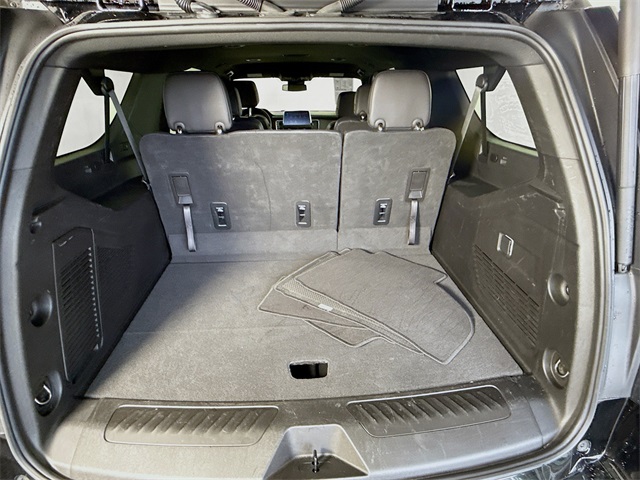 2023 Chevrolet Suburban LT photo 26