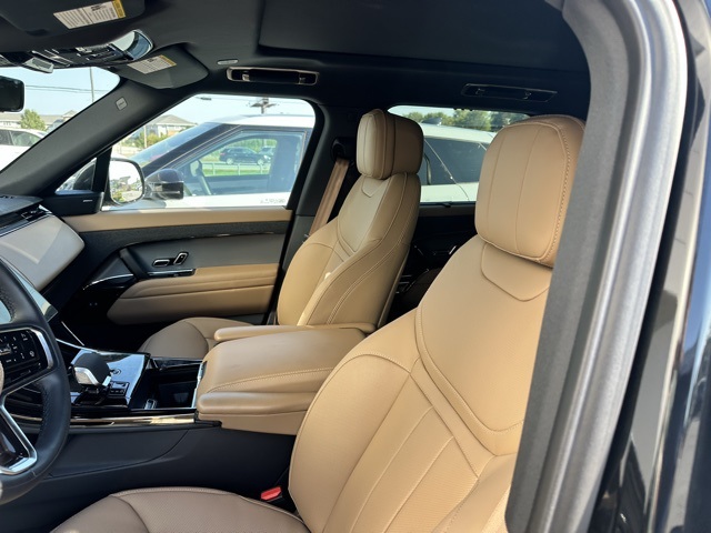 2025 Land Rover Range Rover Sport SE photo 3