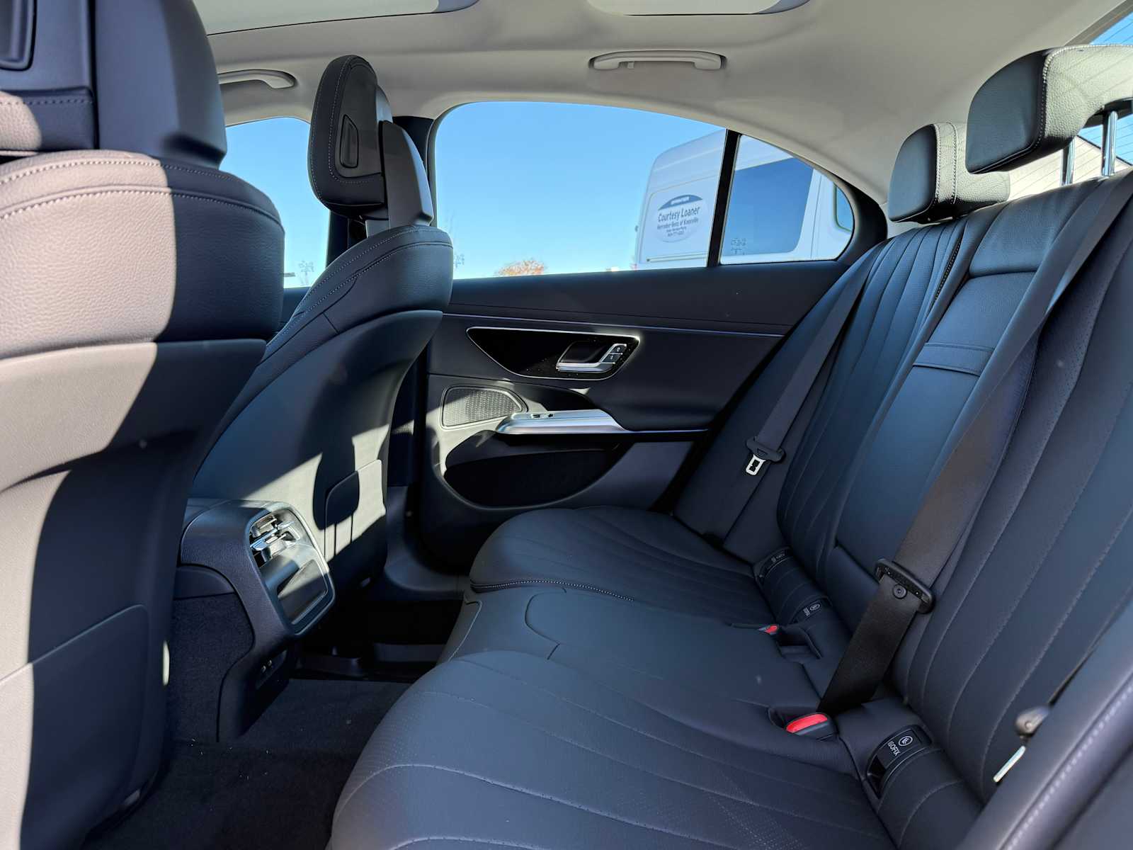 2025 Mercedes-Benz E-Class E350 - Photo 11