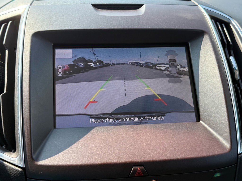 2020 Ford Edge Titanium photo 28