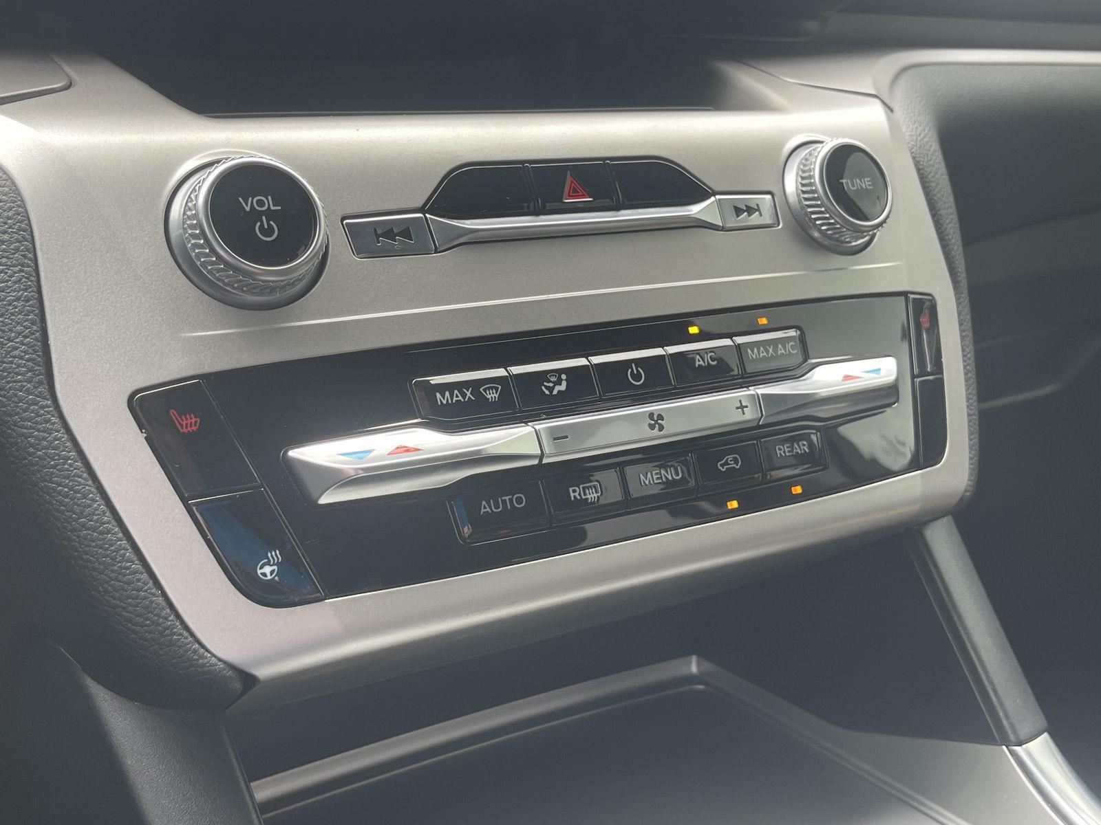 2022 Ford Explorer XLT photo 36