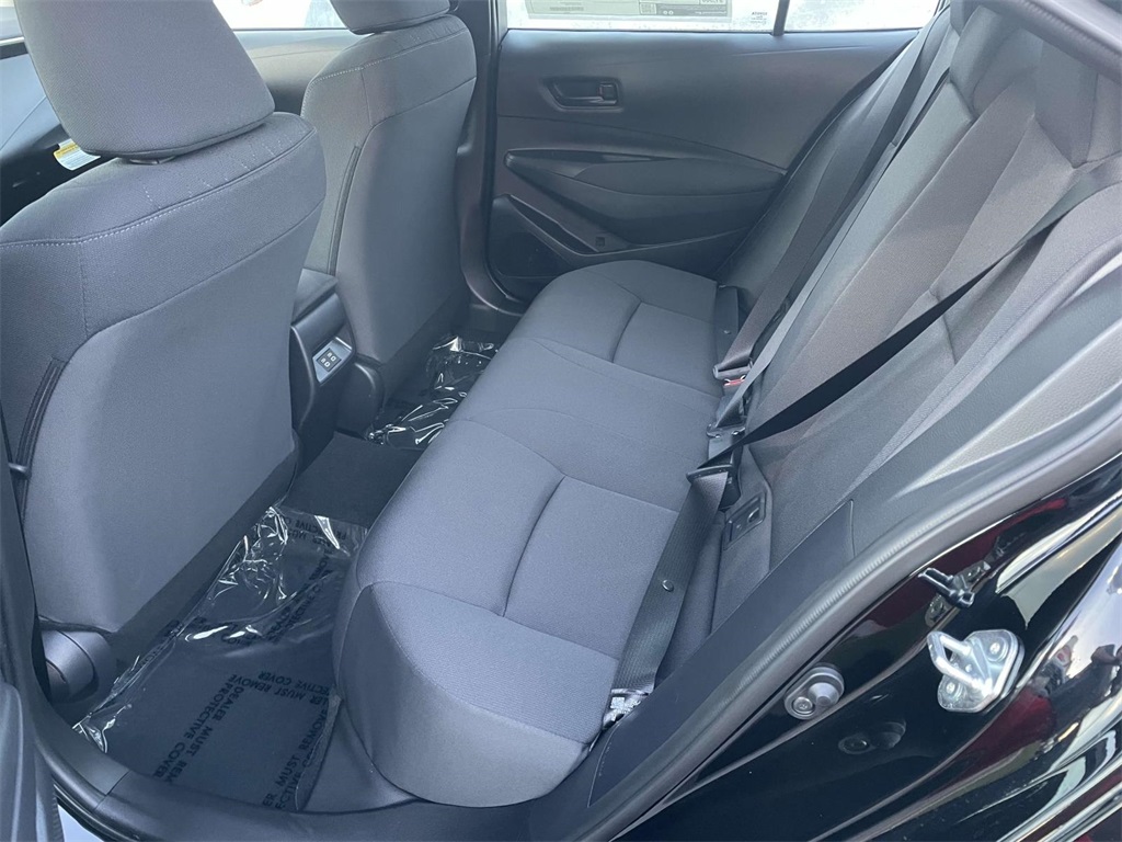 2025 Toyota Corolla LE photo 13