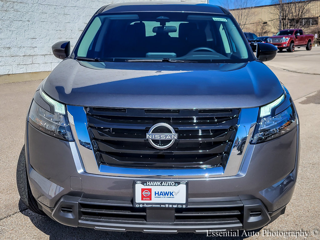 2025 Nissan Pathfinder S photo 4