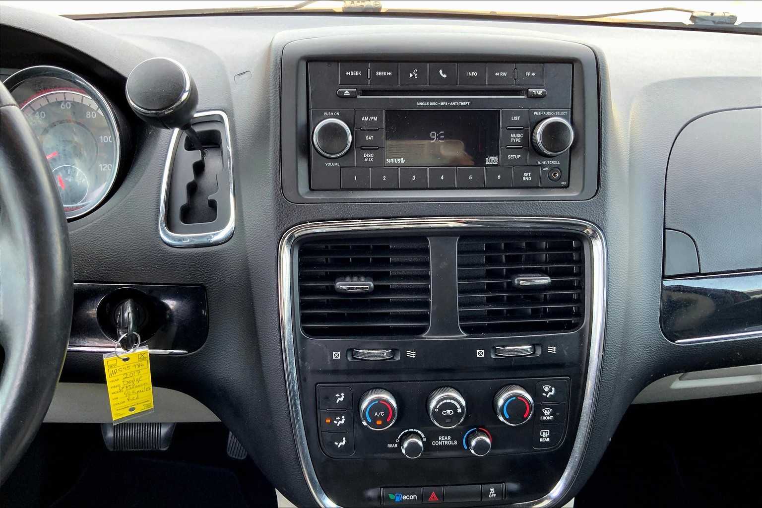 2017 Dodge Grand Caravan SXT photo 6