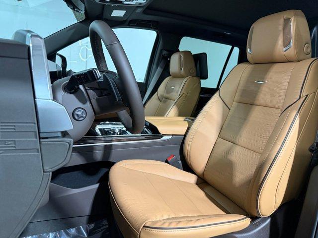 2026 Cadillac Escalade Luxury photo 4