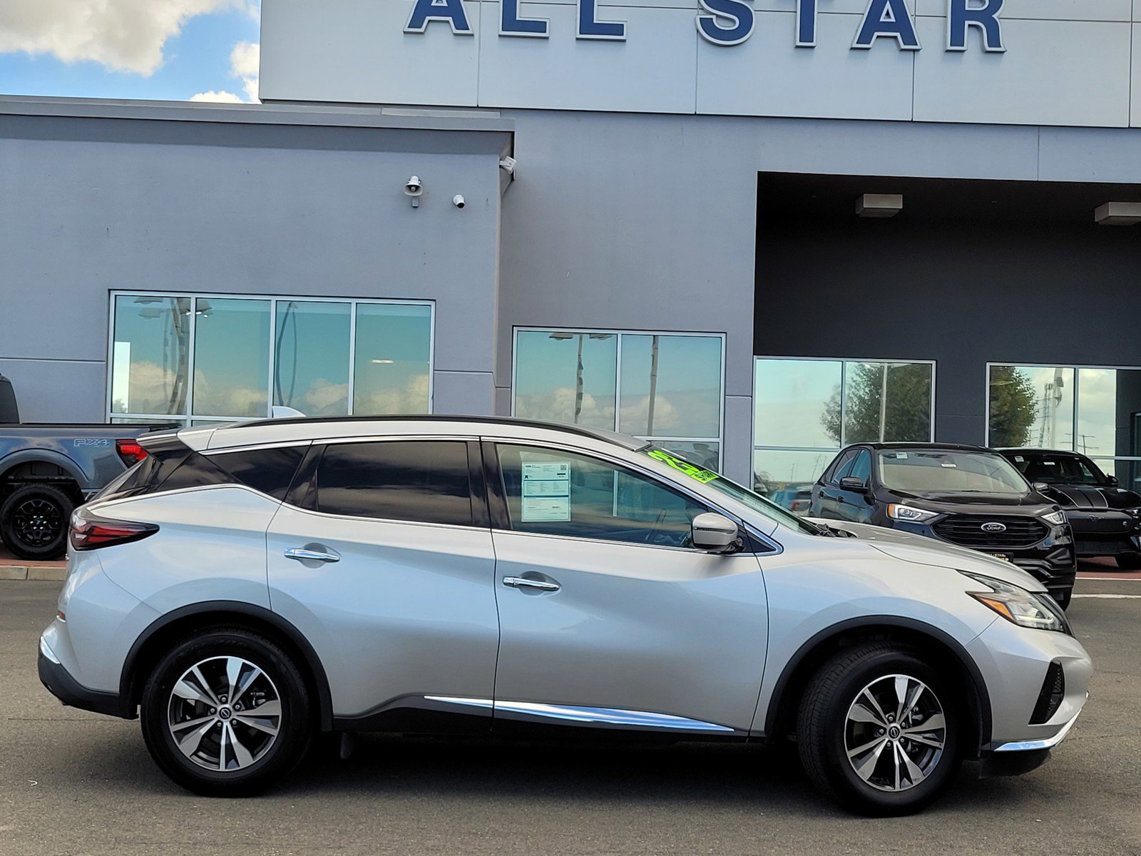 2023 Nissan Murano SV photo 3