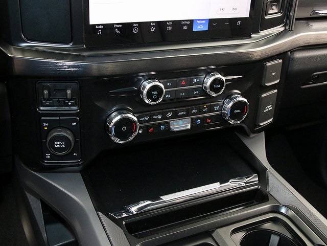 2026 Ford F-250 Lariat photo 24