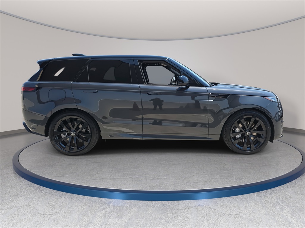 2025 Land Rover Range Rover Sport SE photo 4