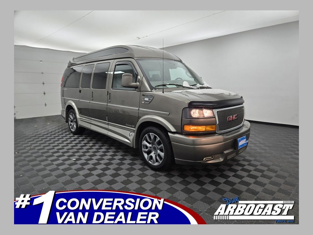 2023 GMC Savana Cargo Work Van's photo