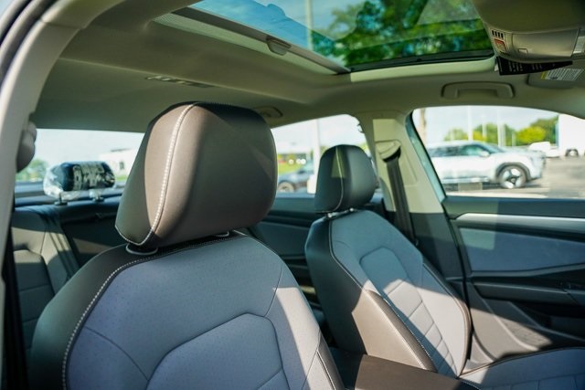 2025 Volkswagen Jetta 1.5T SE photo 28