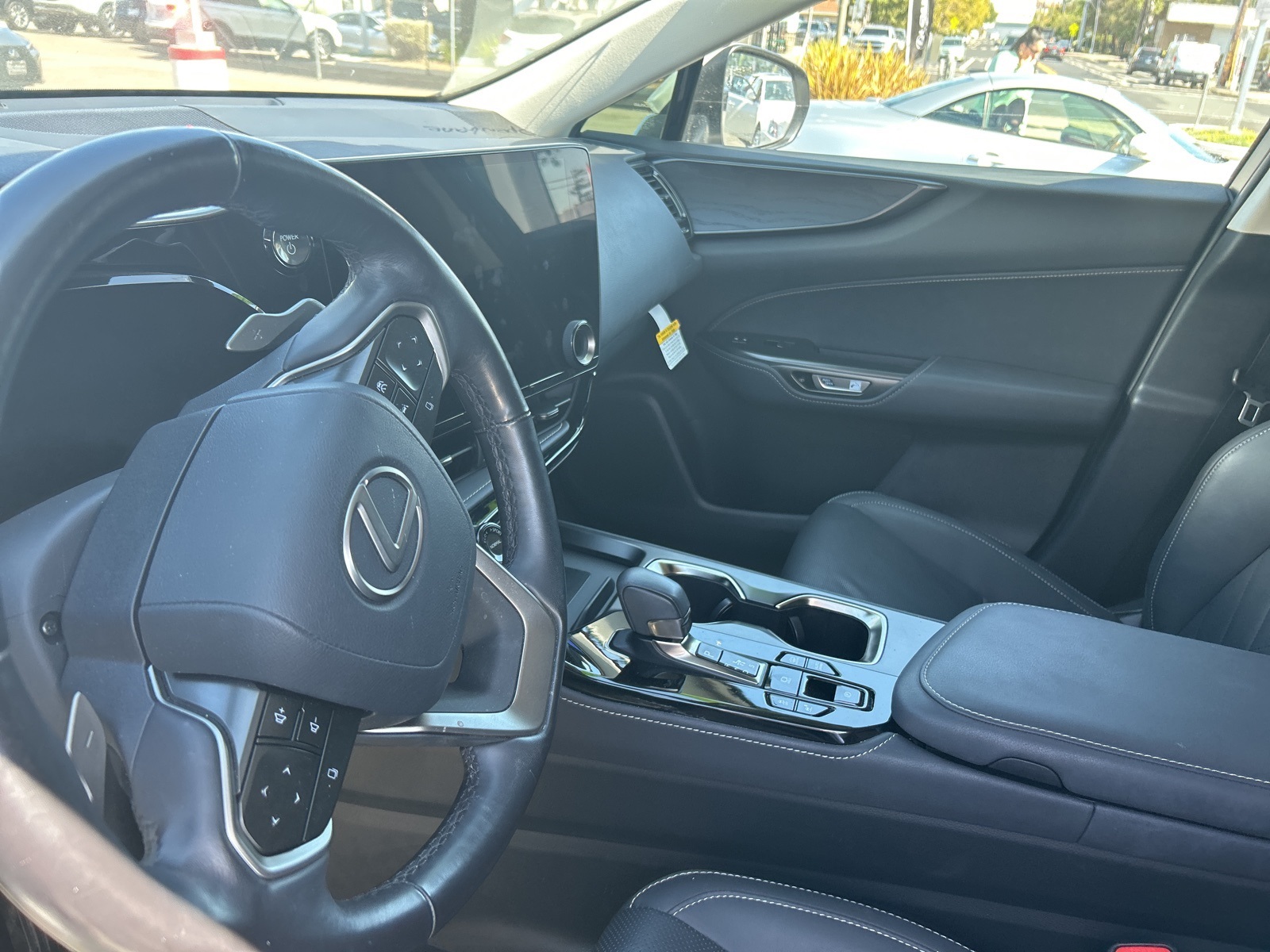 2023 Lexus NX 450h+ Luxury photo 5