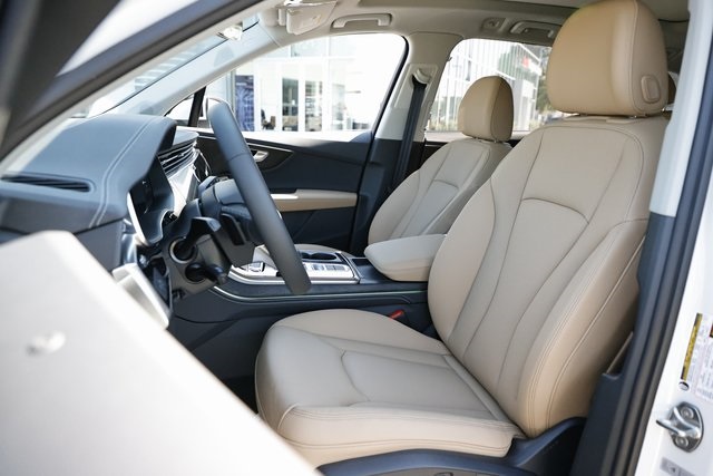2025 Audi Q7 55 Premium Plus photo 21
