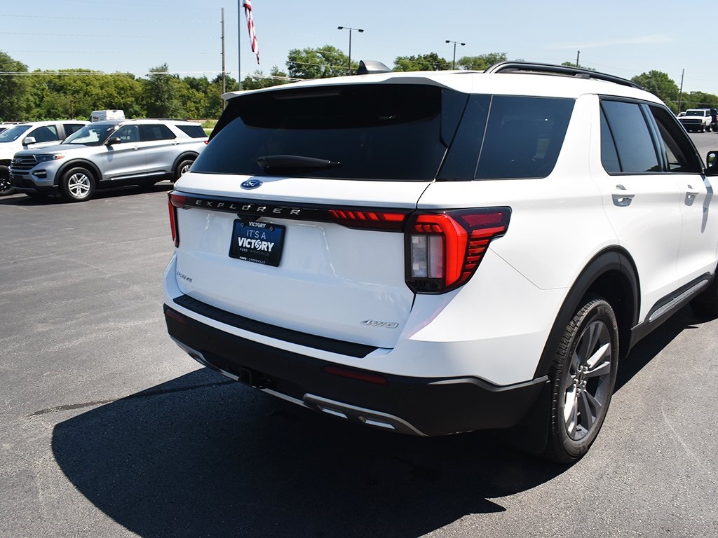 2025 Ford Explorer photo 29