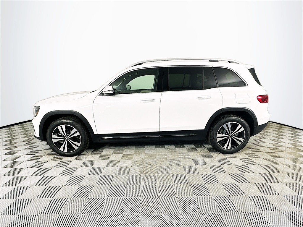2025 Mercedes Benz GLB 250 photo 4