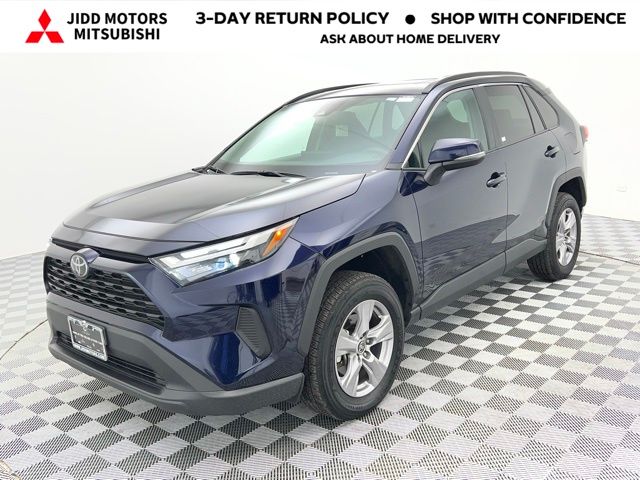 2025 Toyota RAV4 XLE's photo