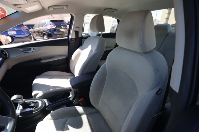 2023 Kia Forte LXS photo 13