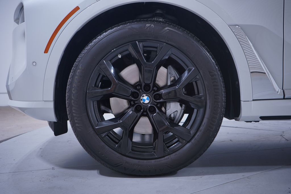 2025 Bmw X7 xDrive40i photo 2